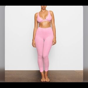 SKIMS Lace pointelle leggings in bubble gum